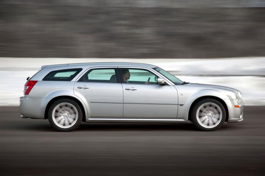  Chrysler 300C SRT8 Touring 2005 года  (фото 6 из 9)